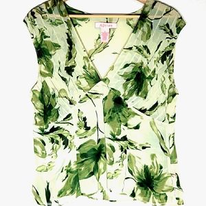A line Green Floral Sheer Fitted V Neck Top w Pleated Detail